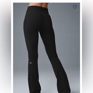 Alo High Waist 7/8 Length Bootcut Leggings -Airbrush Fabric